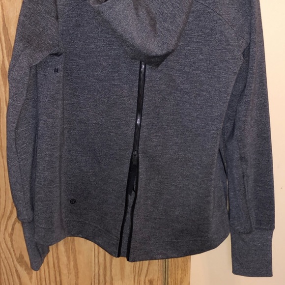 Lululemon jacket, new without tags - Picture 2 of 2